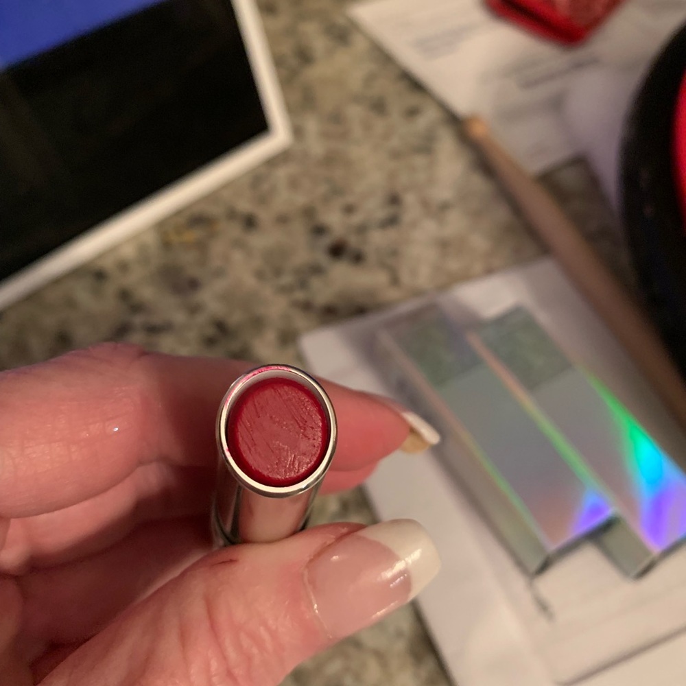 Lipstick - Picture 4 of 4